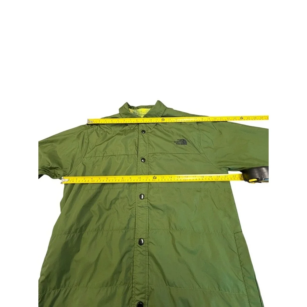 The North Face Mens Reversible Quilted Shirt Jacket Olive Green Plaid SMALL